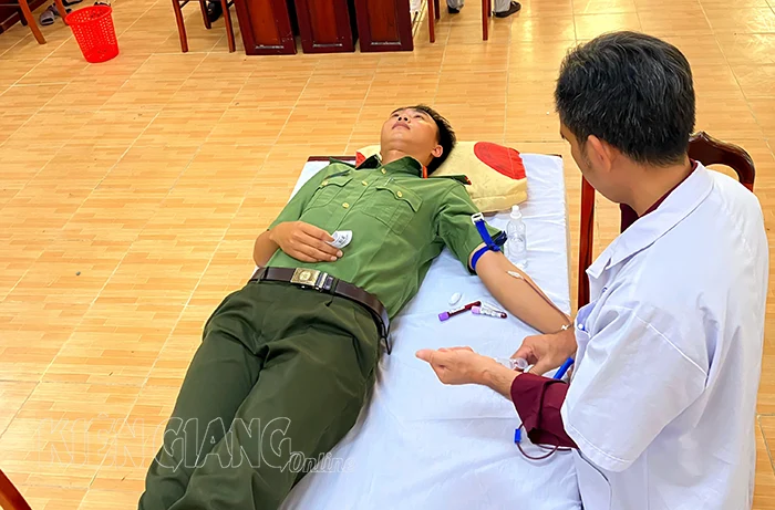Giang Thành tiếp nhận 237 đơn vị máu